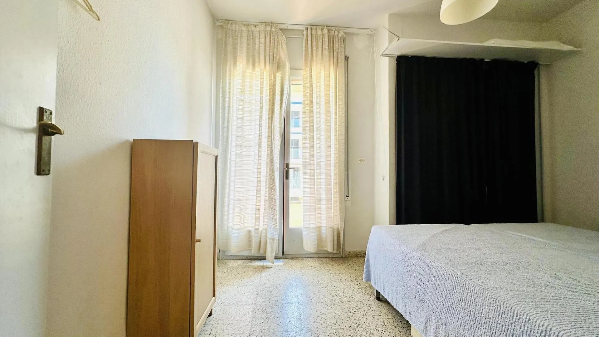 شقة 2112 Hort De Mar A 306, Vista Inmejorable, En 1ª Linea De Mar Y Frente A La Playa Mas Espaciosa De Roses. Edificio Tranquilo. Parking. - Es-258-37