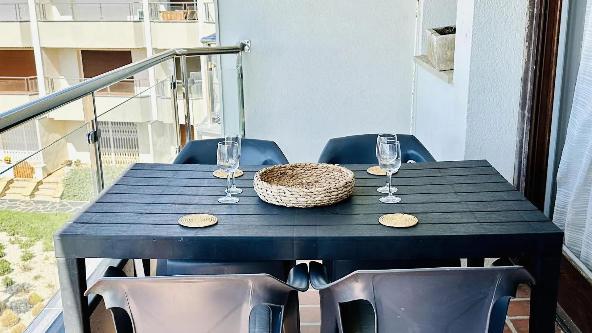 2112 Hort De Mar A 306, Vista Inmejorable, En 1ª Linea De Mar Y Frente A La Playa Mas Espaciosa De Roses. Edificio Tranquilo. Parking. - Es-258-37 로지즈