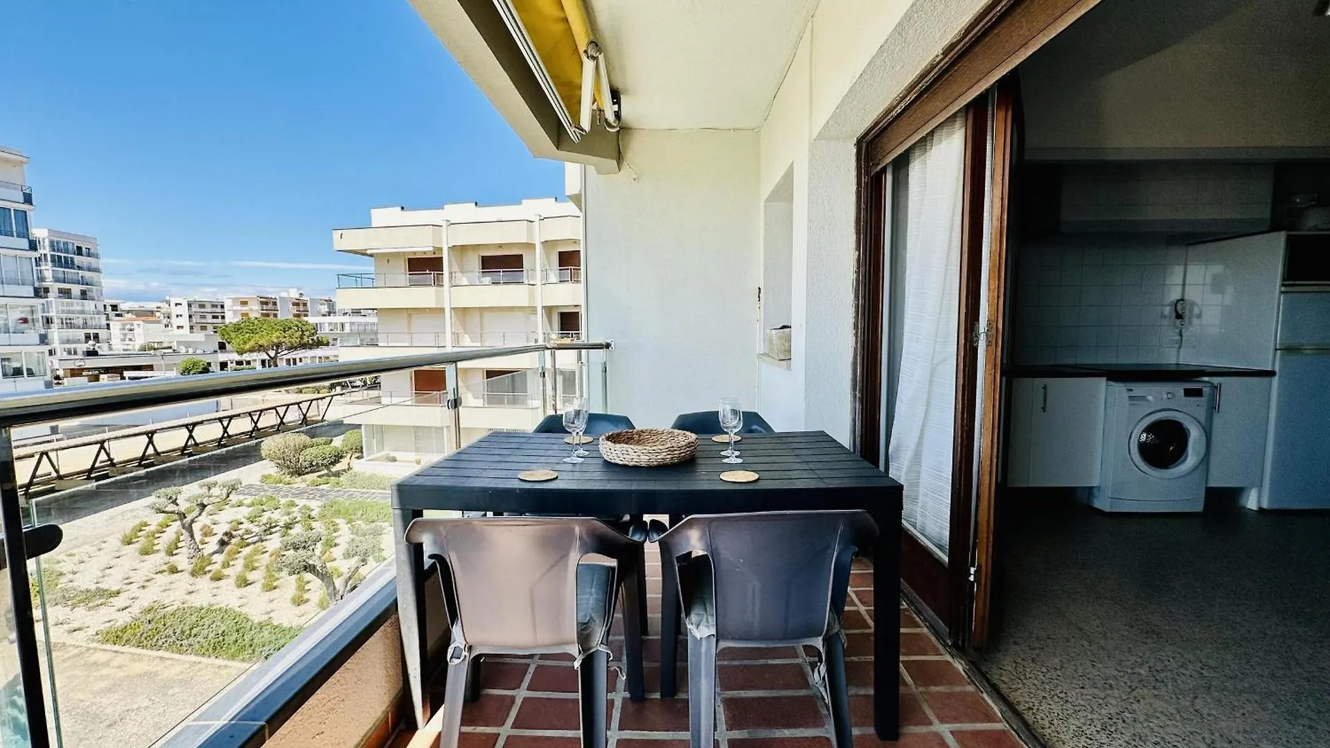 شقة 2112 Hort De Mar A 306, Vista Inmejorable, En 1ª Linea De Mar Y Frente A La Playa Mas Espaciosa De Roses. Edificio Tranquilo. Parking. - Es-258-37